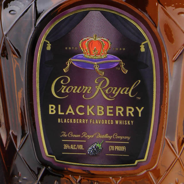 Crown Royal Blackberry Flavored Canadian Whisky / 750mL