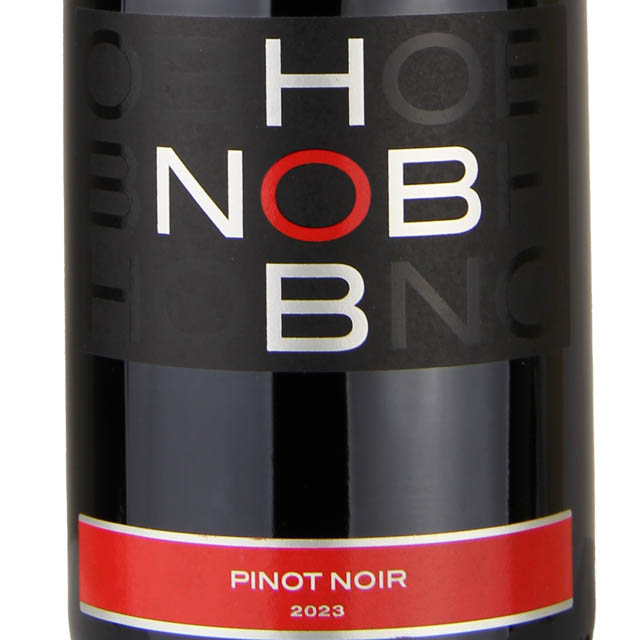 Hob Nob Pinot Noir / 750 ml