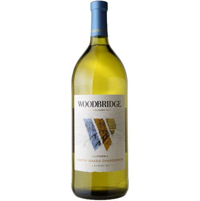 Woodbridge by Robert Mondavi Lightly Oaked Chardonnay / 1.5 Ltr