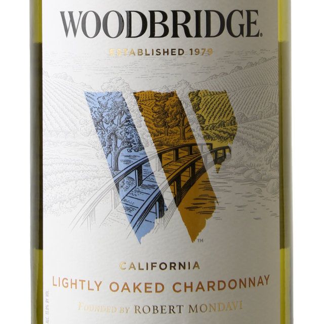 Woodbridge by Robert Mondavi Lightly Oaked Chardonnay / 1.5 Ltr