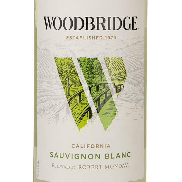 Woodbridge by Robert Mondavi Sauvignon Blanc / 750 ml