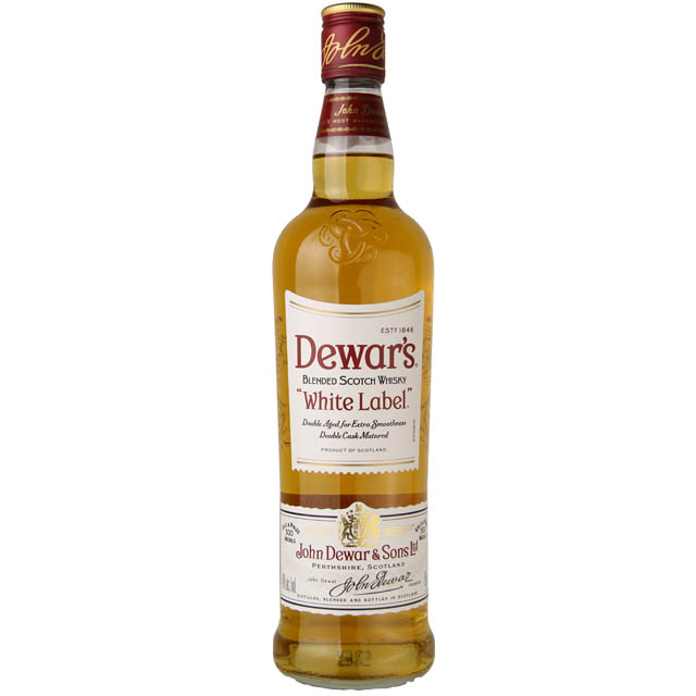Dewar's White Label Scotch Whisky / 750 ml